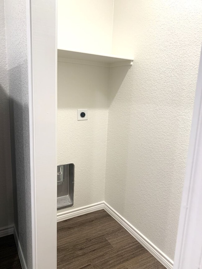 Building Photo - New Construction Duplex Available Now