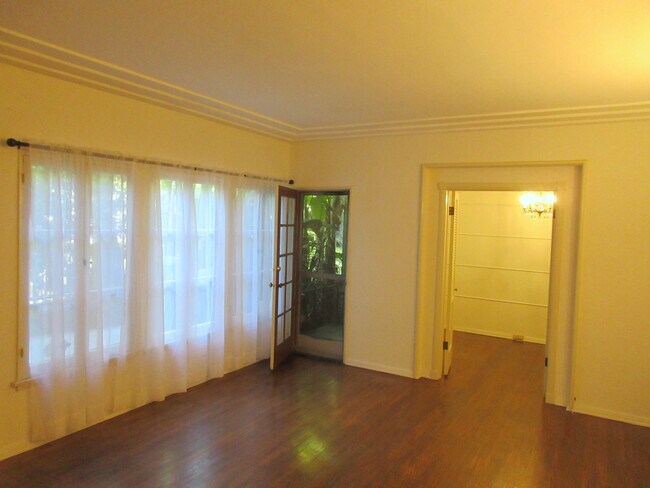 Foto del edificio - 6618 W Olympic Blvd