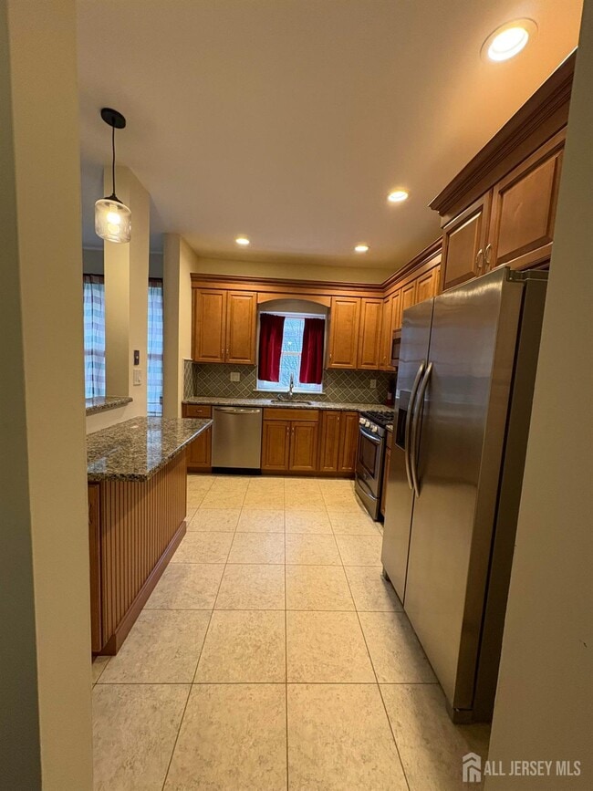 Building Photo - 7381 Elm Ct