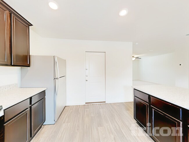 Foto del edificio - 11750 Davalos Ln