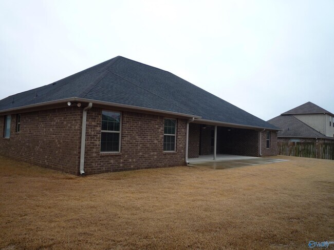 Building Photo - 13205 Hill Crest Dr