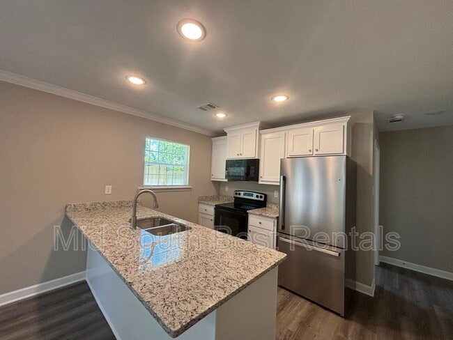 Building Photo - 127 E Galloway Dr
