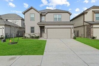 Building Photo - 24914 Adami Veduta Ct