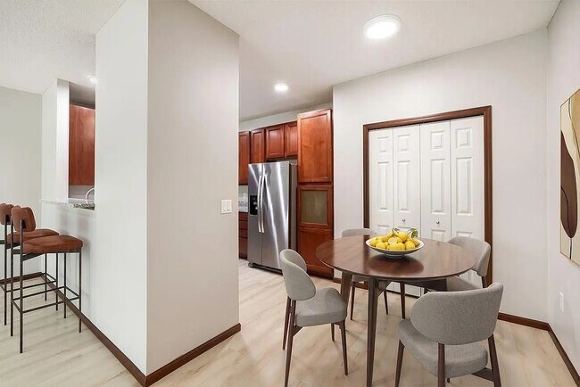 Foto del edificio - 4940 Underwood Ln N