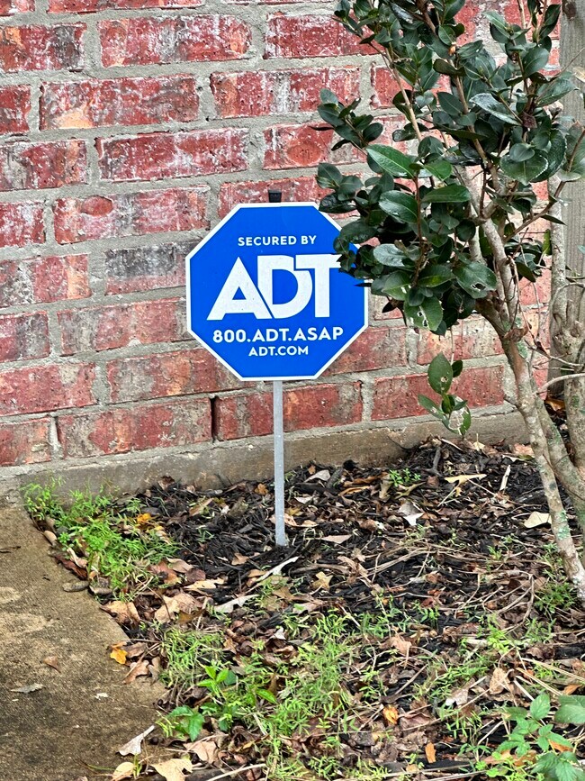 ADT avaliable - 1500 Lacadie Dr
