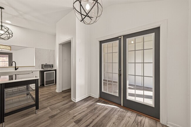 Foto del edificio - 3517 Denio Dr