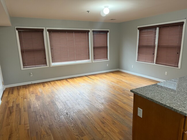 Building Photo - 104 Luttgen Pl