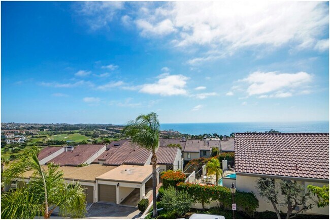 Foto del edificio - SPECTACULAR OCEAN VIEW CONDO!!