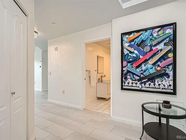 entryway - 300 W 11th Ave