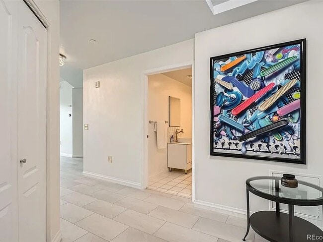 entryway - 300 W 11th Ave