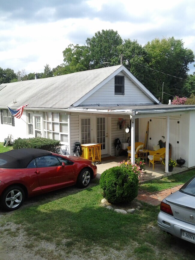 Building Photo - 801 Miles Ave