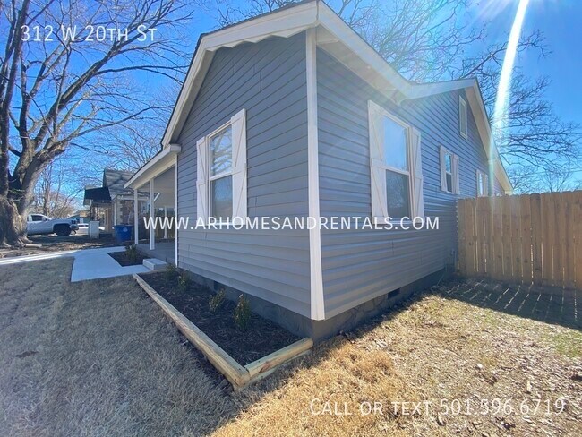 Building Photo - 312 W 20th St | $1495 | 4 beds, 1 full bath