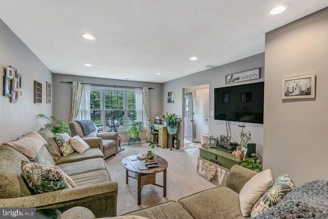 Foto del edificio - 1677 Brice Ct