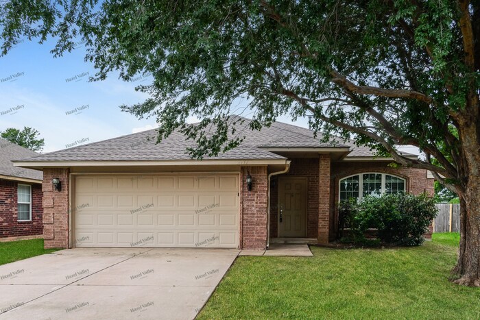 Photo - 2137 Scissortail Landing Dr (Edmond, OK)