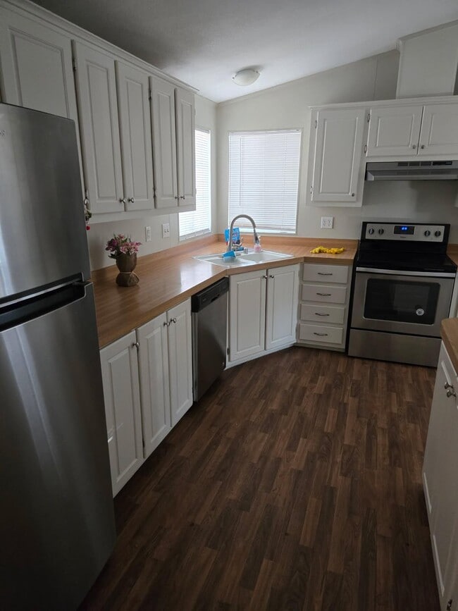 Building Photo - 1320 Windy Ln