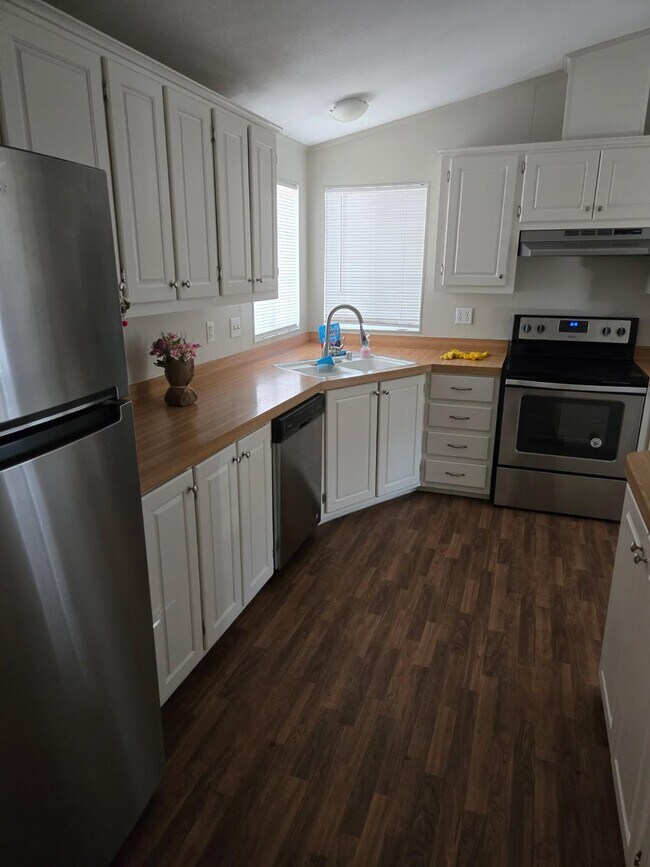 Foto del edificio - 1320 Windy Ln