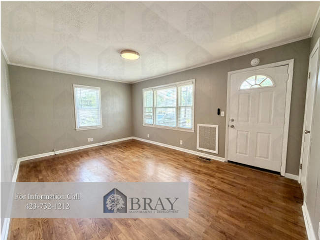 Building Photo - Centrally located renovated 2-Bedroom with Hardwood Floors -- Johnson City