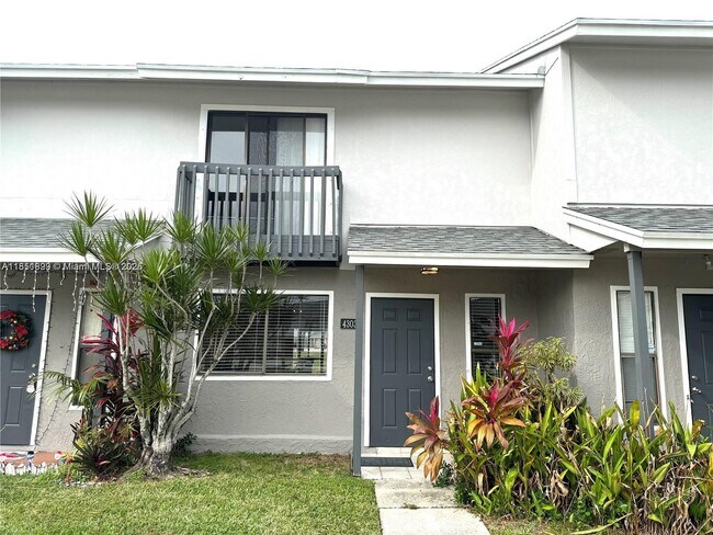 Foto del edificio - 4303 Inlet Cir