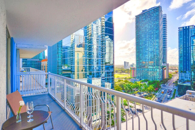 Building Photo - 1200 Brickell Bay Dr