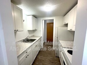 Building Photo - 626 Kinchant St