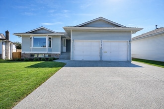 Building Photo - 32654 Nootka Close