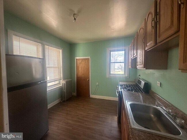 Foto del edificio - 5628 Warrington Ave