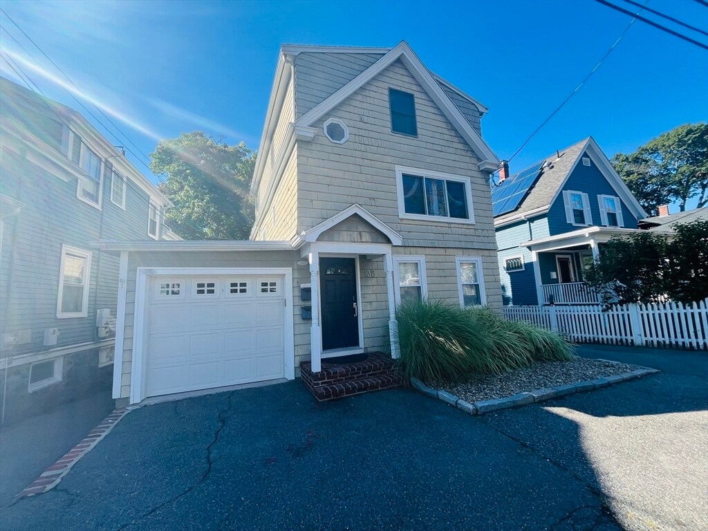 Primary Photo - 138 Redington St