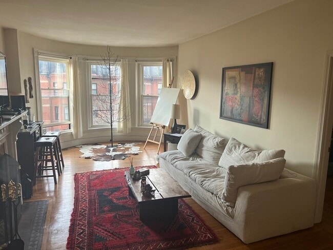 Building Photo - 233 Newbury St