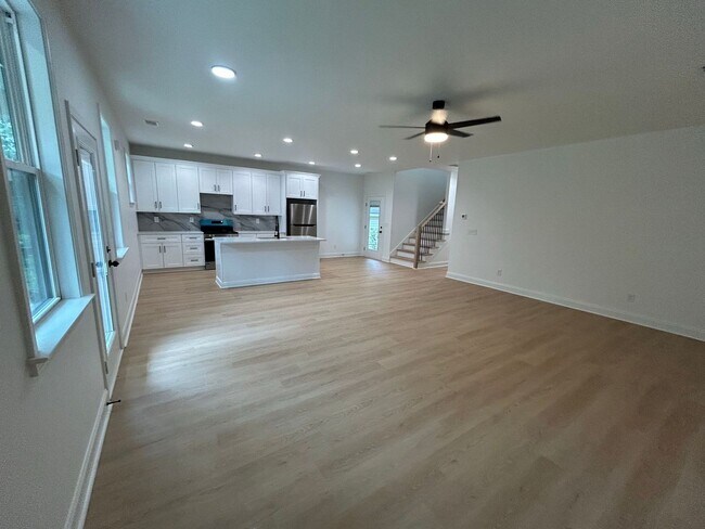 Foto del edificio - NEW CONSTRUCTION! AVAILABLE AUGUST 9TH 2026!