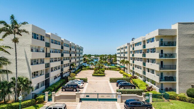 Foto del edificio - 1236 Hillsboro Mile