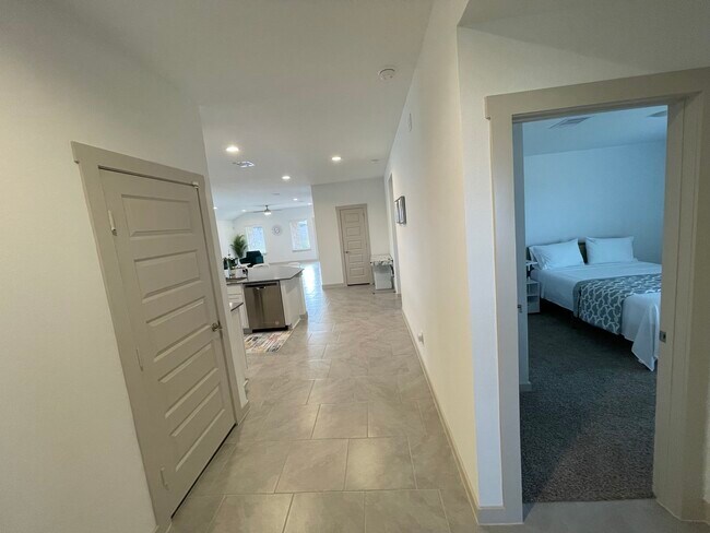 Building Photo - 3902 Itzle Is Ct