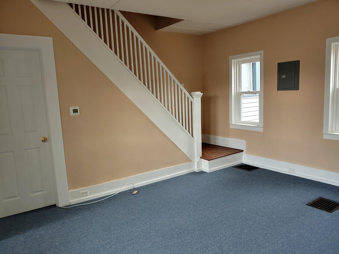 Primary Photo - 156 S Fulton St
