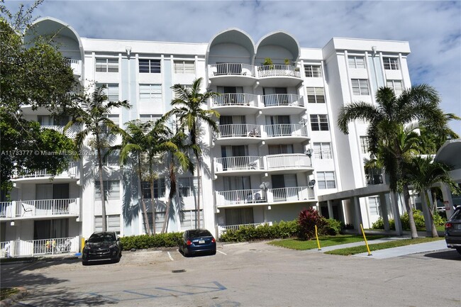 Foto del edificio - 492 NW 165th St