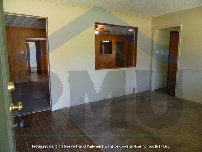 Foto del edificio - AVAILABLE NOW!!! 3-bed 1-Bath with 2-Car G...