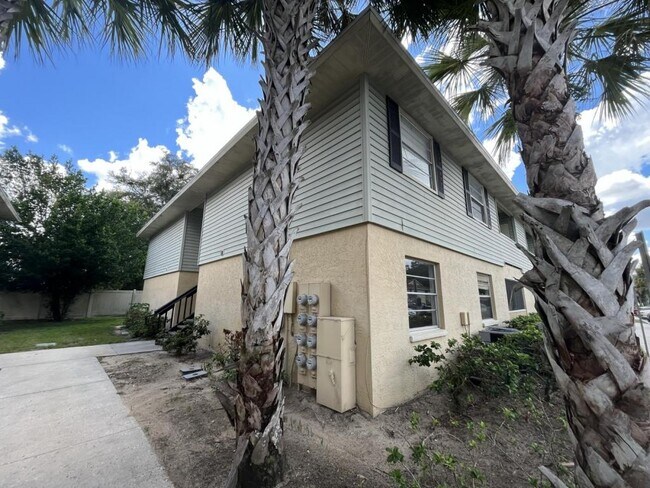 Building Photo - 522 Golden Raintree Pl