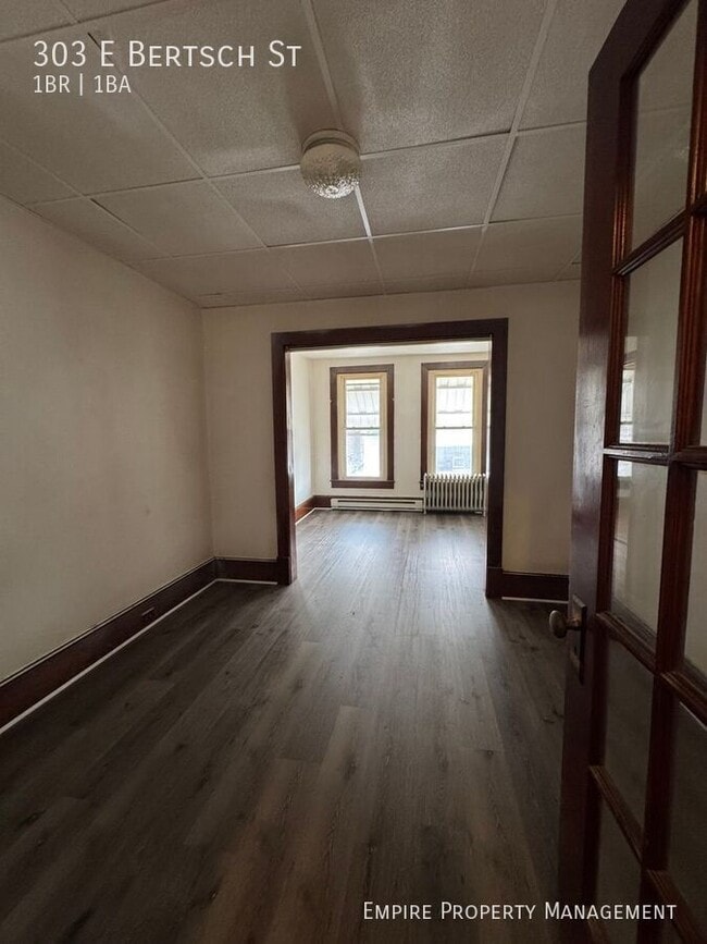 Building Photo - 303 E Bertsch St
