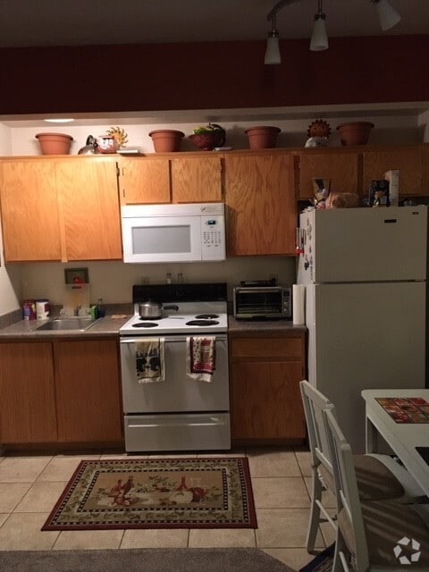 Building Photo - 100 Pulsipher Ln