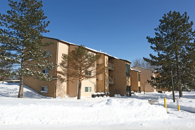 Building Photo - Deerpath