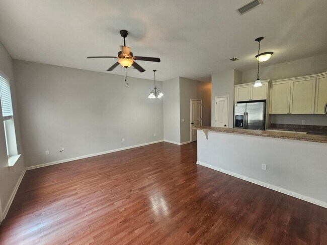 Building Photo - Modern 3-Bedroom, 2.5-Bath Townhome in Pan...
