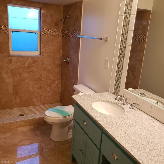 Building Photo - 3 br, 2 bath House - 1142 Viking Dr