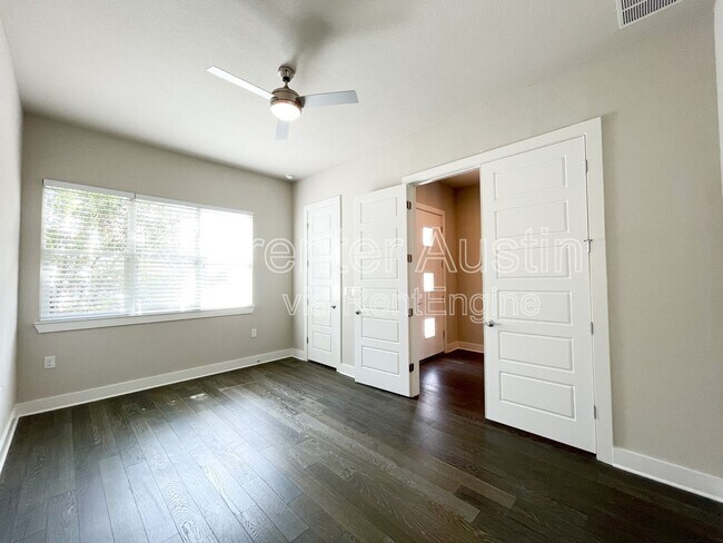 Building Photo - 6112 Seville Dr