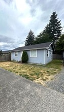 Building Photo - 939 Alder Ave