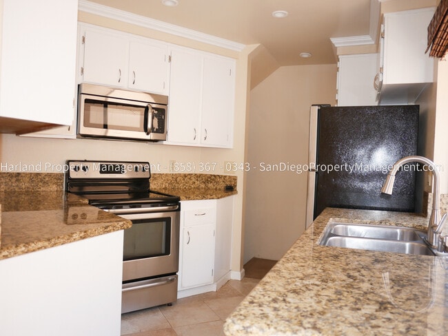 Building Photo - 8312 Via Sonoma