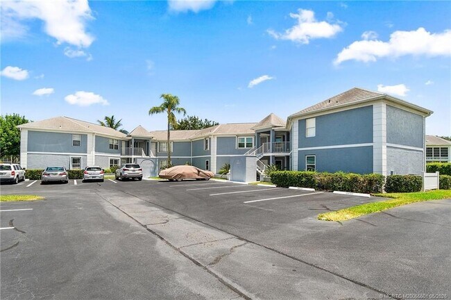 Building Photo - 3218 SE Aster Ln
