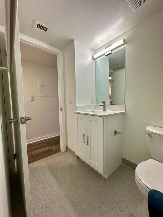 Interior Photo - Circle Sunrise