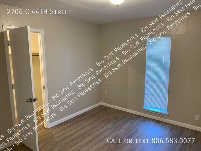 Foto del edificio - 2706 44th St