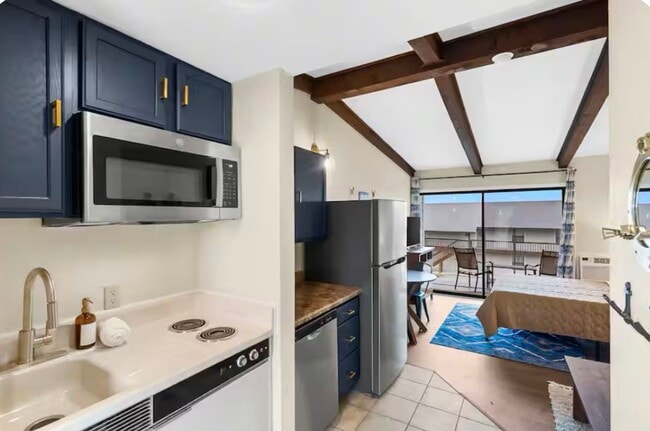 Foto del edificio - Remodeled and Stunning Studio | Fully Furnished | All Utilites Included | 1 Bathroom | Condo | Ki...