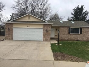 Building Photo - 862 Charter Oak Ct