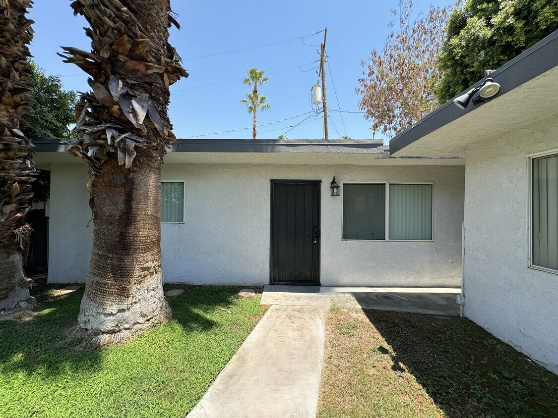 Primary Photo - 44700 Las Palmas Ave