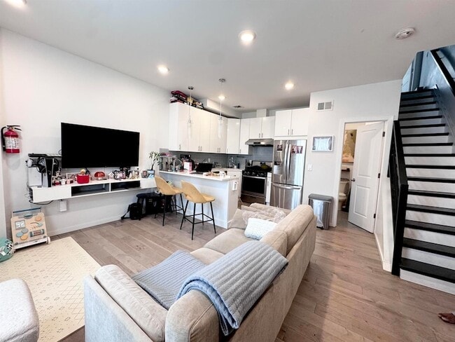 Photo - 156 Van Horne St Townhome